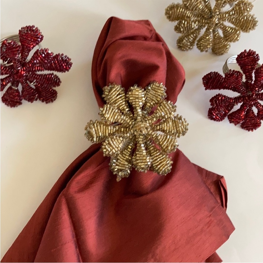 Pottery Barn Set of 4 Beaded Snowflake Napkin Rings - Picture 6 of 6